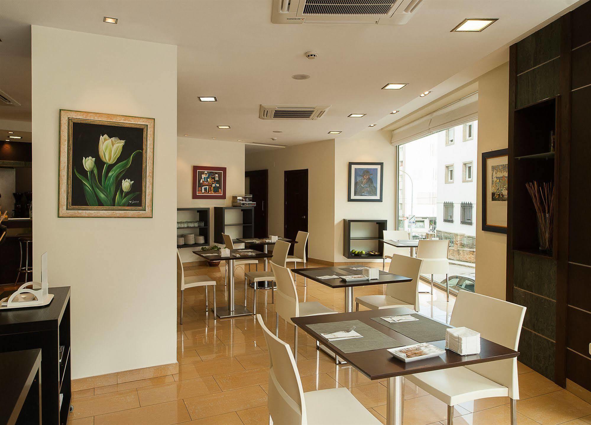 Exe Puerta San Pedro Hotel Lugo Exterior photo
