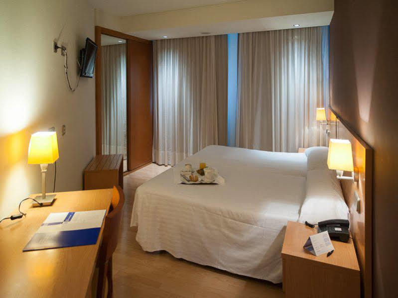 Exe Puerta San Pedro Hotel Lugo Exterior photo